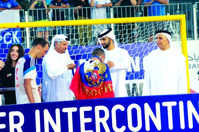 "■ منصور بن محمد يتوج المنتخب الروسي بحضور مطر الطاير وسعيد حارب | تصوير غلام كاركر"