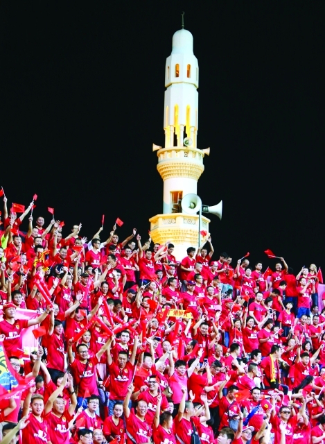 "الجماهير الصينية .. ظاهرة في استاد راشد"