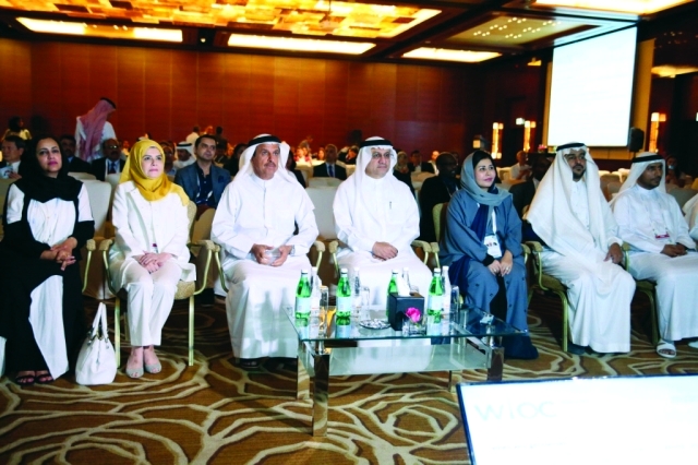"■ حميد القطامي وحسين عبد الرحمن وموزة طحوارة خلال المؤتمر  |  من المصدر"