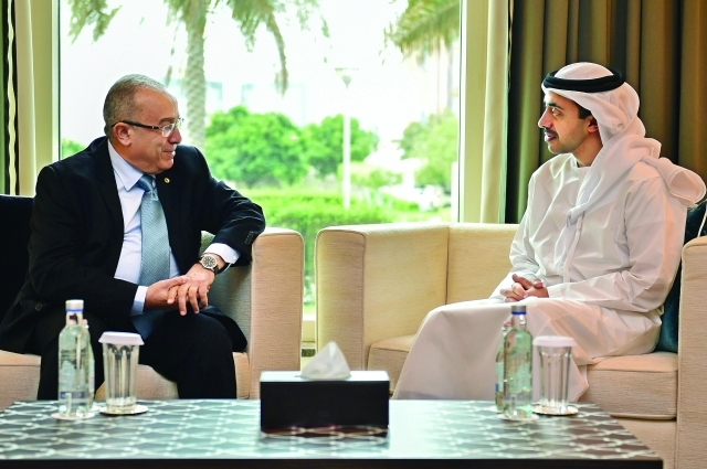 "Ⅶ عبد الله بن زايد خلال لقائه نظيره الجزائري رمطان لعمامرة"
