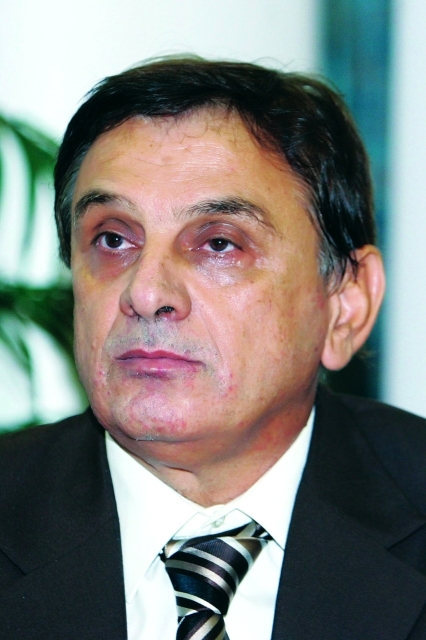 "■ عوض سامي"