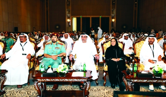 "■ سيف بن زايد ولبنى القاسمي وضاحي خلفان والشعفار وكبار الحضور أثناء القمة  |  من المصدر"