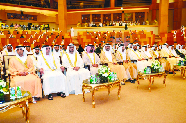 "■ حمدان بن محمد وحمدان بن راشد وسلطان بن محمد بن سلطان وعمار النعيمي ومحمد الشرقي وراشد بن سعود والشيوخ"