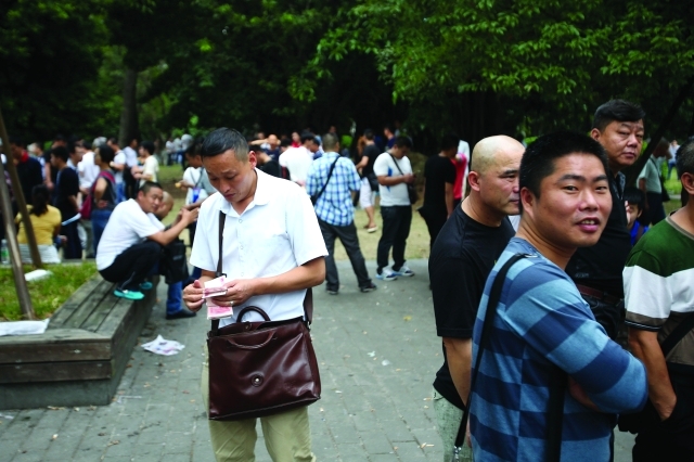 "■ ملعب مباراة الأهلي أمام غوانزهو يسع 60 ألفاً   |   تصوير-  سالم خميس"