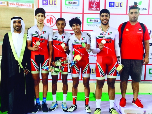 "■ منتخب الشباب يستعرض الميدالية الآسيوية الفضية"