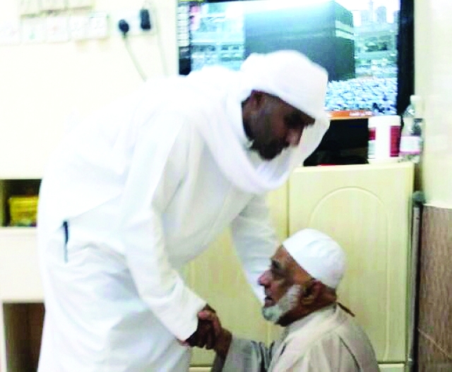 "الشحي كان باراً بوالديه ومطيعاً لهما دائماً"