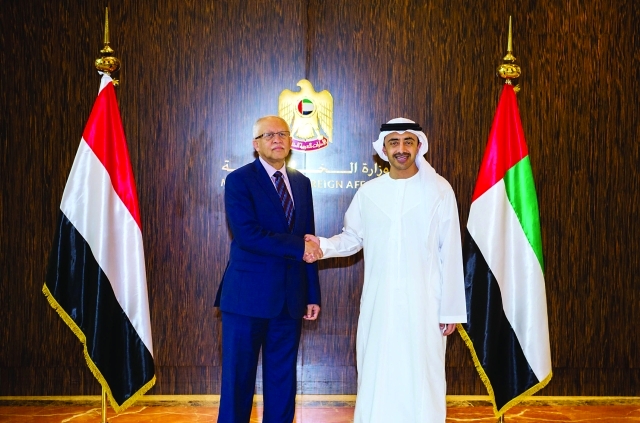 "■ عبدالله بن زايد مستقبلاً رياض ياسين | وام"