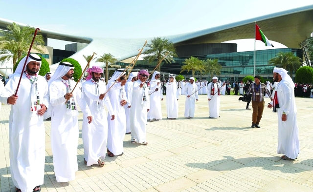"Ⅶ فقرات من الفنون الشعبية في الحرم الجامعي"