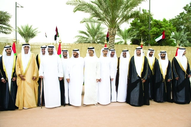 "■ منصور وخالد بن زايد وعدد من الشيوخ"