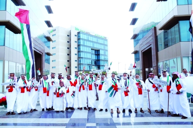 "■ عدد من المشاركين في الماراثون | البيان"