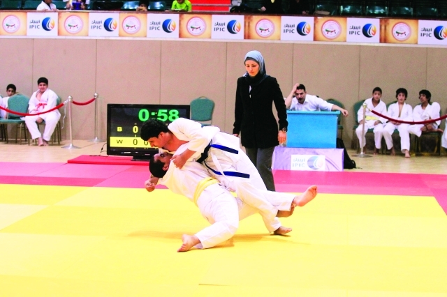 "من منافسات جولة أبو ظبي للجودو"