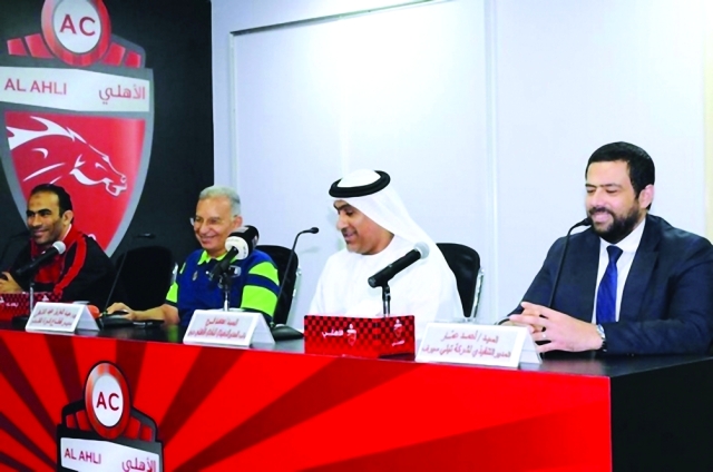 "■ محمد فرج وزيزو وعبد الحفيظ خلال المؤتمر | البيان"
