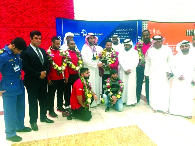 "■ فرحة أسرة اللعبة بإنجازات الزحمي ورفاقه في المنتخب | البيان"