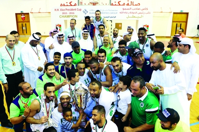 "■ أبطال الكأس بعد تتويجهم باللقب والذهب | تصوير - عماد علاء الدين"