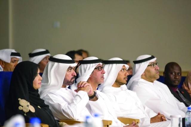 "■ أمل القبيسي وحمدان بن مبارك وسلطان بن طحنون وعبد الرحمن محمد العويس وراشد بن حمدان بن محمد آل نهيان"