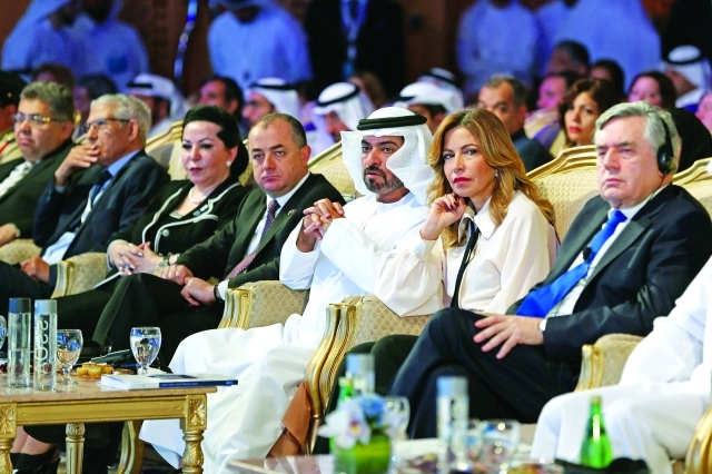 "حمدان بن مبارك وضيوف القمة"