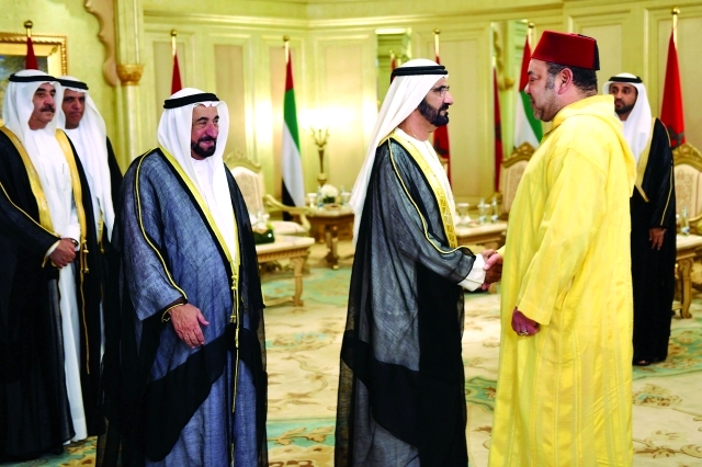 "■ محمد بن راشد وسلطان القاسمي وسعود المعلا وسعود بن صقر يرحبون بملك المغرب بحضور خليفة سليمان"