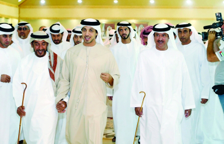 "■ منصور بن زايد وسلطان بن حمدان يحضران مأدبة الغداء | البيان"
