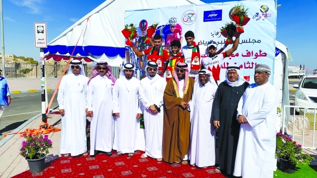 "■ كبار الحضور مع أبطال المرحلة الخامسة للطواف الخليجي | البيان"