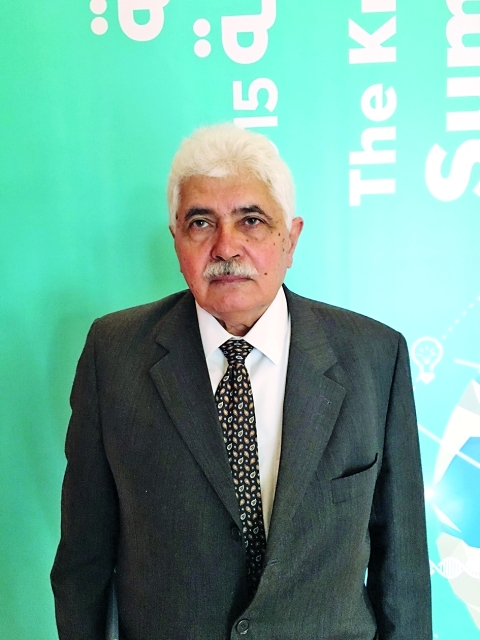 "الدكتور أشرف قنديل"
