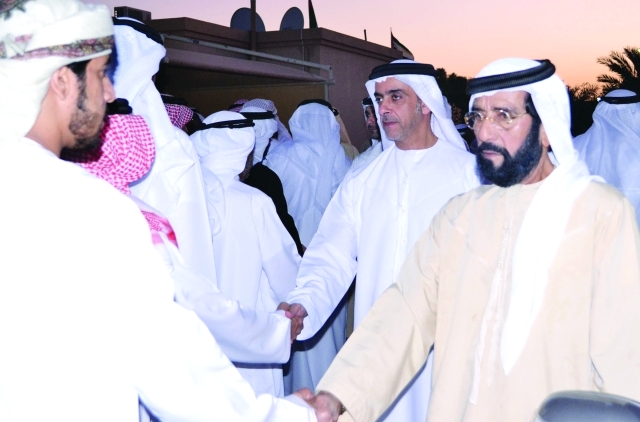 "■ طحنون بن محمد وسيف بن زايد يقدمان العزاء لأسرة العميمي | وام"