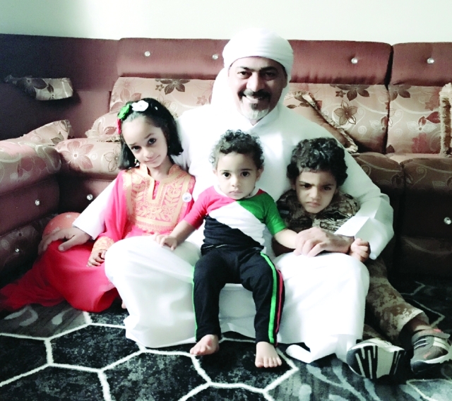 "■ بلال عبدالله يولي أبناءه نصيباً وافراً من الاهتمام رغم انشغاله | من المصدر"