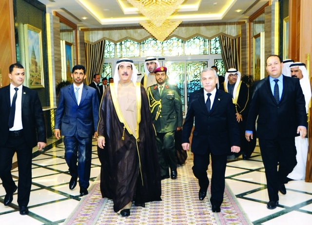 "سموه لدى وصوله إلى تركمانستان وفي استقباله نور حلييف بحضور أحمد بن سعود وعبدالرحمن العويس وحسن العضب"