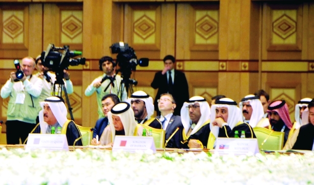 "■ سعود المعلا مترئساً وفد الدولة خلال قمة سياسة الحياد"