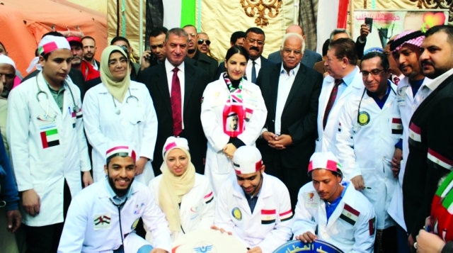 "■ محافظ القاهرة يتوسط الفريق الطبي الإماراتي المصري التطوعي | من المصدر"