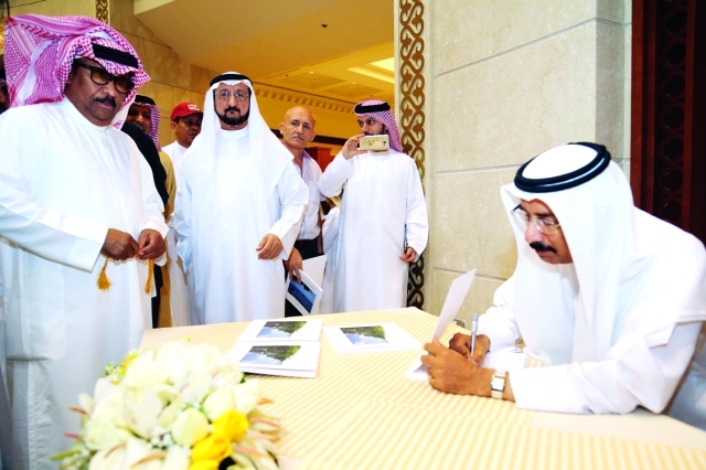 "■ ويوقع كتاباً يضم صور المعرض بحضور سلطان السويدي | البيان"