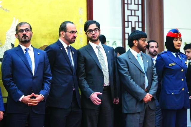 "■ سلطان بن حمدان بن زايد وحسين الحمادي وخليفة الرميثي وفارس المزروعي ومريم المنصوري"