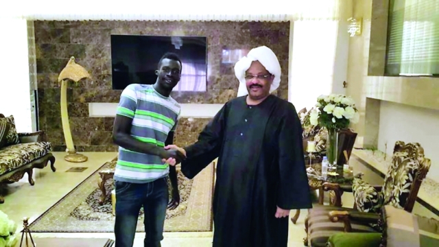 "■ شيبون مع رئيس الهلال بعد الاتفاق | البيان"
