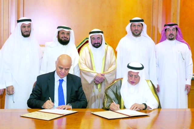 "حاكم الشارقة يشهد توقيع اتفاقية تأسيس كرسي أستاذية باسم شركة الإمارات للمدن الصناعية | من المصدر"