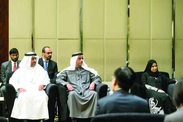 "■ أمل القبيسي وسيف وحامد بن زايد"