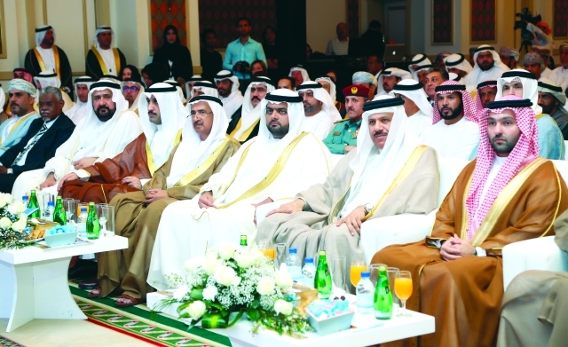 "■ محمد بن حمد الشرقي خلال المؤتمر | البيان"