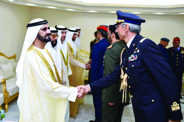 "محمد بن راشد وحمدان بن محمد وطحنون بن محمد وهزاع وعمر بن زايد وحمد الرميثي وأحمد بن طحنون خلال الحفل"