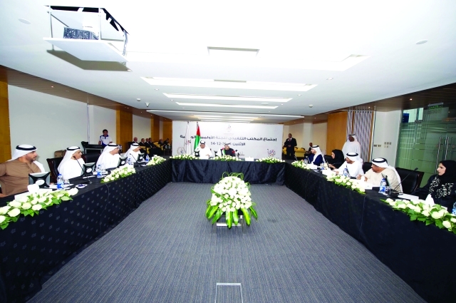 "■ العويس والكمالي خلال الاجتماع مع تنفيذي الأولمبية | البيان"
