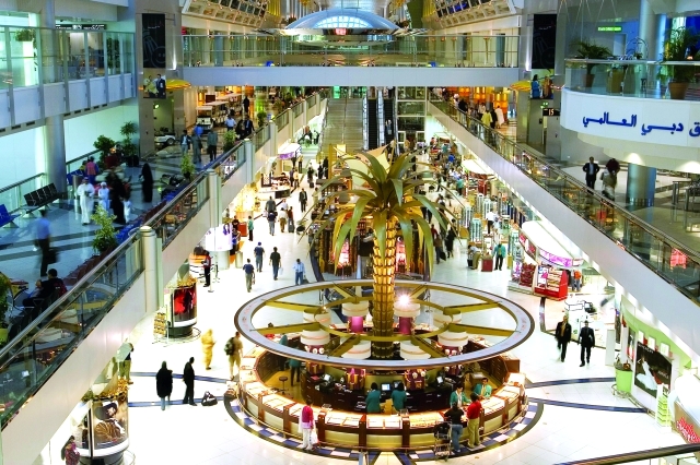 "■ السوق الحرة تتوقع نمواً كبيراً في المبيعات في 2016 | البيان"