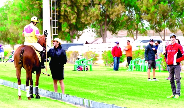 "Ⅶ فلاح بن زايد خلال متابعته للبطولة | البيان"