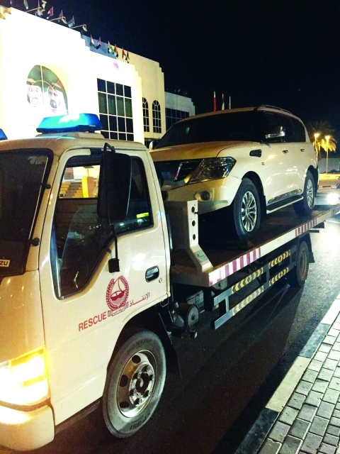 "قائد المركبة كاد يتسبب بكارثة لو اصطدمت بإحدى ماكينات تزويد الوقود | البيان"