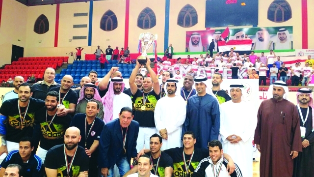 "■ كبار الحضور مع فريق الزمالك المصري البطل للمرة الثانية على التوالي | تصوير: خالد نوفل"