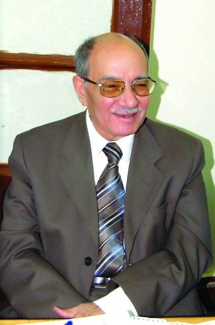 "عبد الغفار شكر"