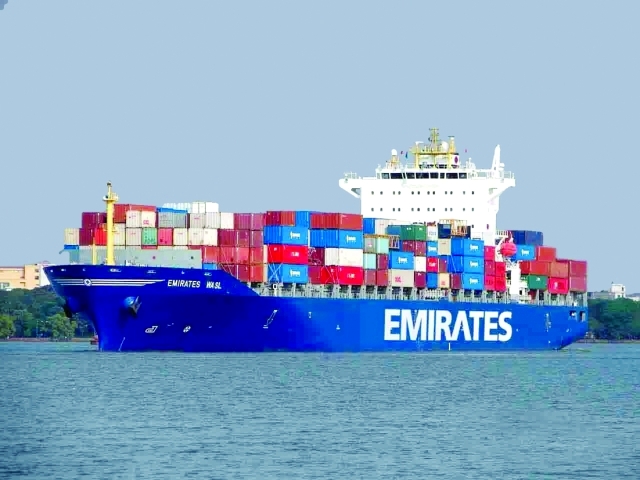 "■ دور محوري للإمارات في تسهيل التجارة العالمية | البيان"