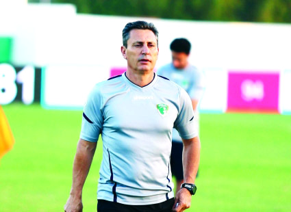 "كاميلي يطالب لاعبيه بإحراز مركز متقدم"