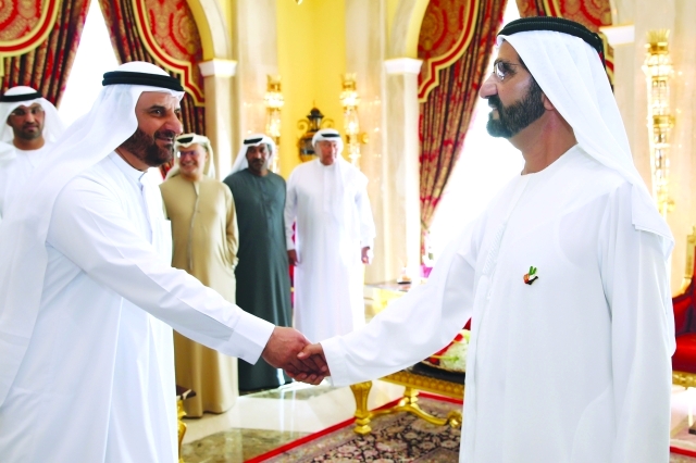 "■ وسموه مصافحاً عبدالله الشيباني"
