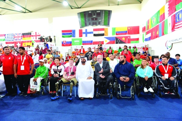 "■ سموه يتوسط الرياضيين من ذوي الإعاقة في بطولة العالم عام 2014"