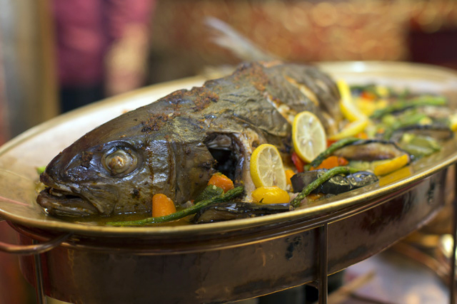 "سمك مشوي"