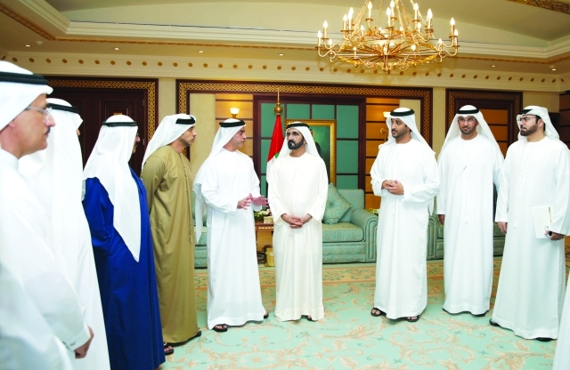 "■ نائب رئيس الدولة وحمدان بن راشد وسيف ومنصور بن زايد ومحمد القرقاوي وسلطان المنصوري وسلطان الجابر خلال الحفل"