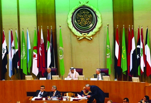 "■ عبدالله بن زايد خلال ترؤسه الاجتماع الوزاري العربي الطارئ في القاهرة | وام"