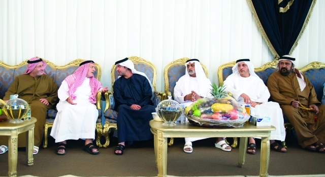 "■ هزاع بن زايد ونهيان بن مبارك يواسيان محمود القيسية | وام"